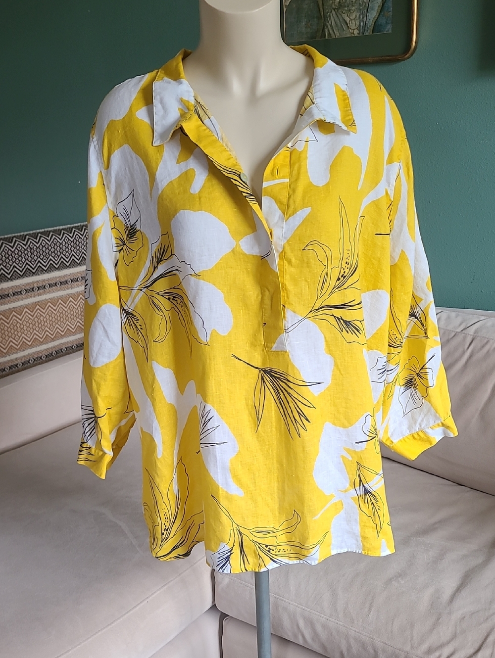 Chico's Mustard Yellow & White Floral No Iron Linen Tunic